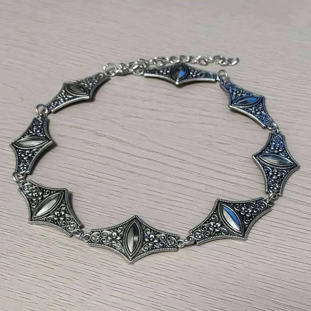 Collar Vintage Gargantilla Antigua Collar Gargantilla Vintage de Plata Antigua con Grabados Geométricos – Diseño UnisexGrabados Geométricos