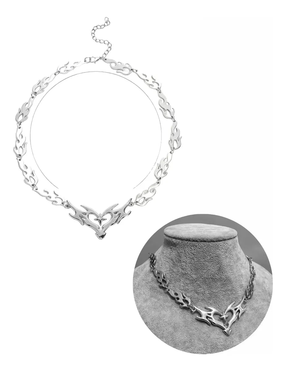 Collar Cadena con Dijes de Llamas de Fuego Plateado Gótico