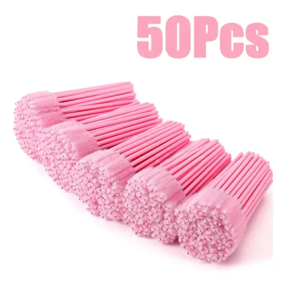Set de 50 cepillos desechables para pestañas y cejas.
